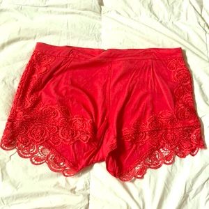 Size 14, Torrid coral lace detail short